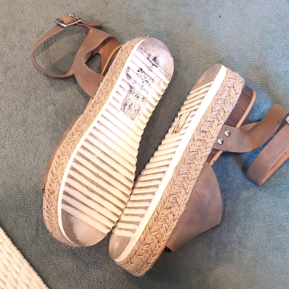 Platform sandals - Picture 5 of 6